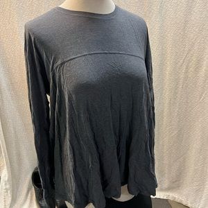 Lululemon grey top